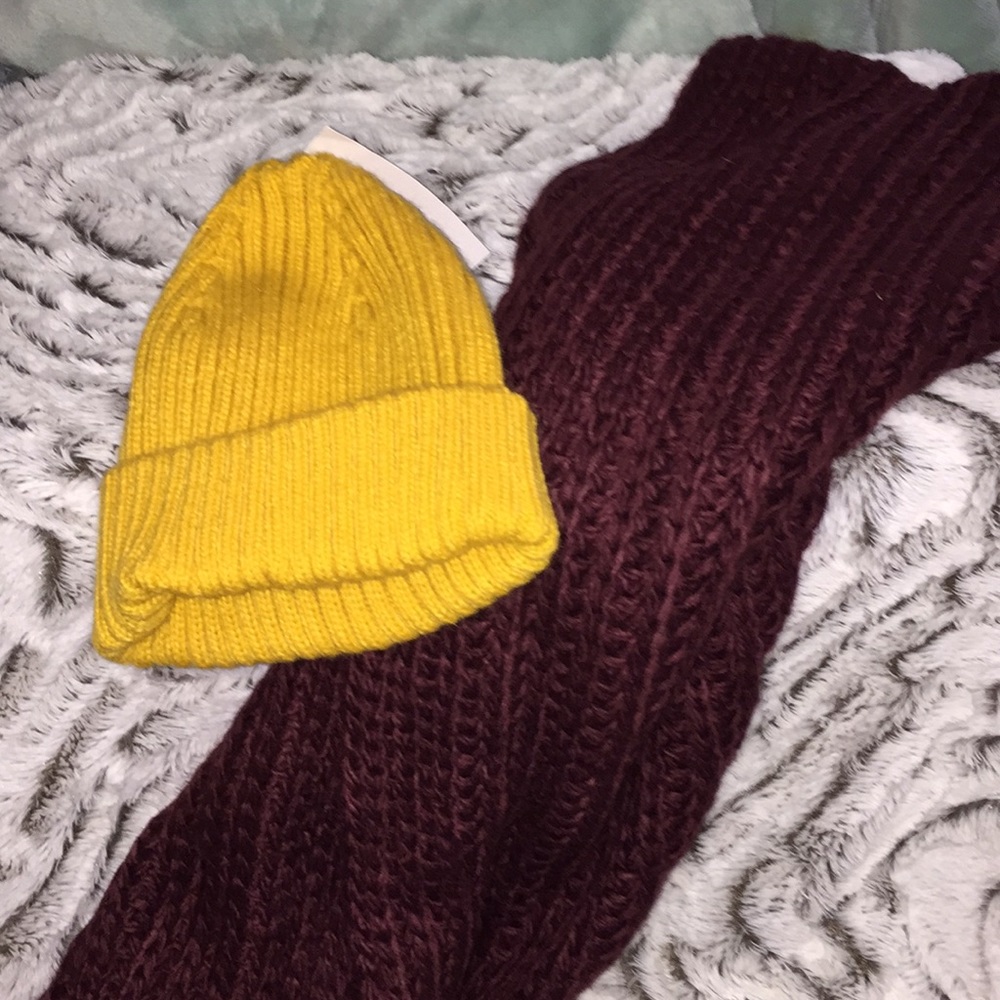 Beanie w/ scarf
